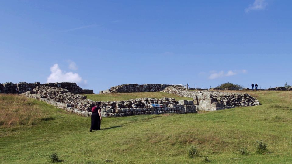 Edinburgh: Rosslyn Chapel and Hadrian's Wall Tour in Spanish - Key highlights you’ll actually care about