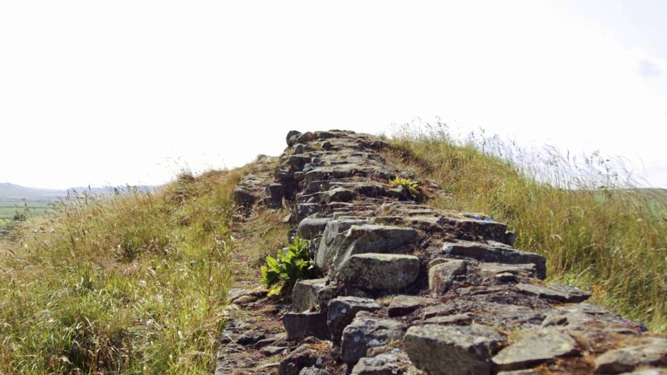 Edinburgh: Rosslyn Chapel and Hadrian's Wall Tour in Spanish - Northumberland National Park and Hadrian’s Wall: UNESCO frontier engineering