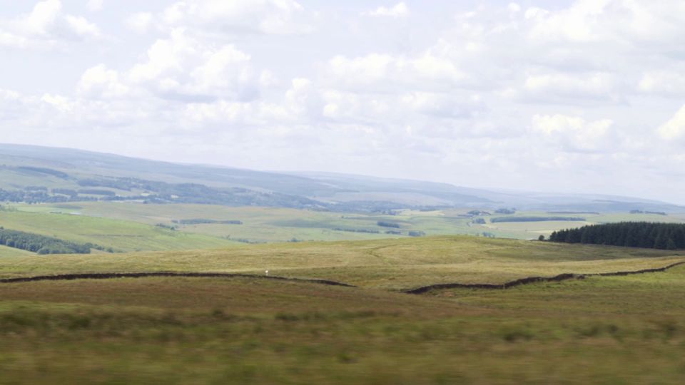 Edinburgh: Rosslyn Chapel and Hadrian's Wall Tour in Spanish - Vindolanda: Roman military camp context you’ll feel in your bones