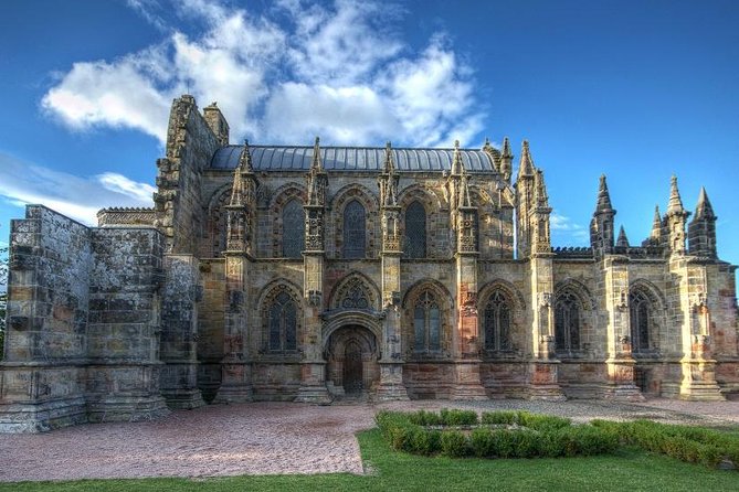 Edinburgh: Rosslyn Chapel, the Borders & Glenkinchie Distillery - Melrose Abbey grounds: a worthwhile break, with possible inside restrictions