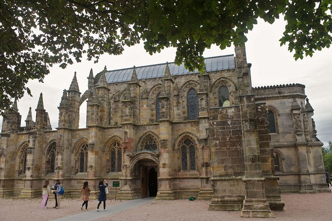 Edinburgh: Rosslyn Chapel, the Borders & Glenkinchie Distillery - Timing, comfort, and what to pack for an 8-hour day