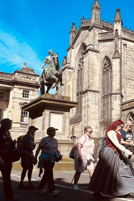 Edinburgh: Royal Mile Old Town Walking Tour - Johnston Terrace to Victoria Street: Seeing the Royal Mile From a Different Angle