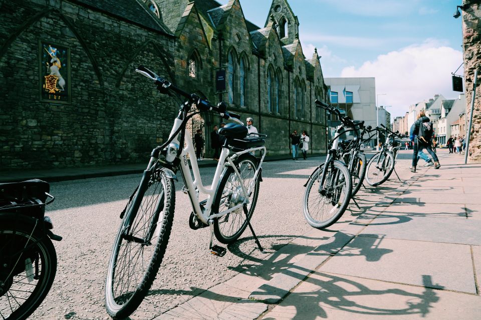 Edinburgh: Scenic Bike Tour - Royal Mile to Parliament and Dynamic Earth: Modern Edinburgh in Your Rearview