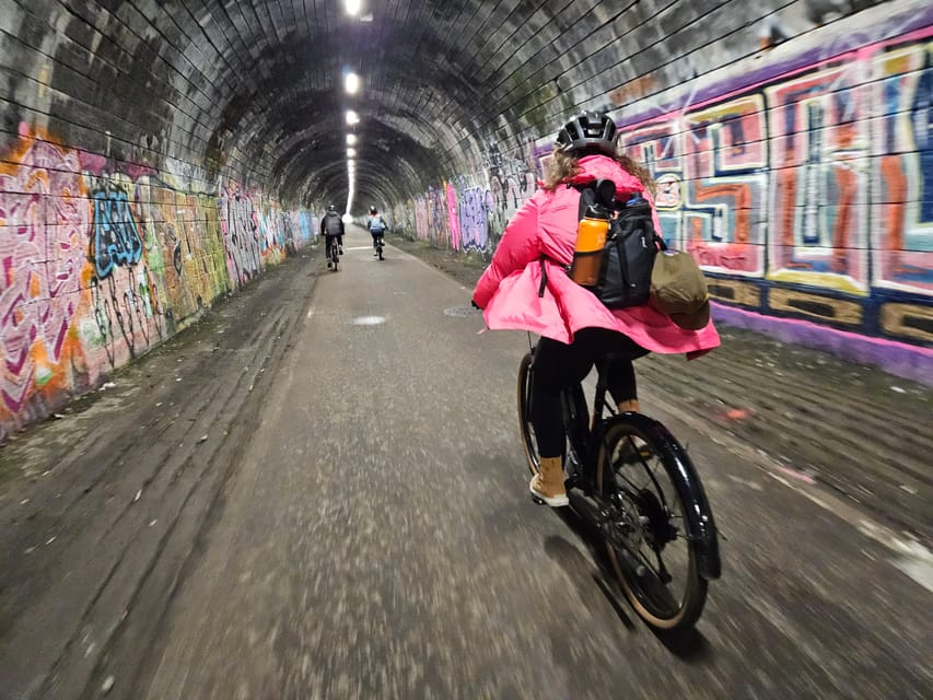 Edinburgh: Sightseeing Bike Tour - Key things you’ll notice right away