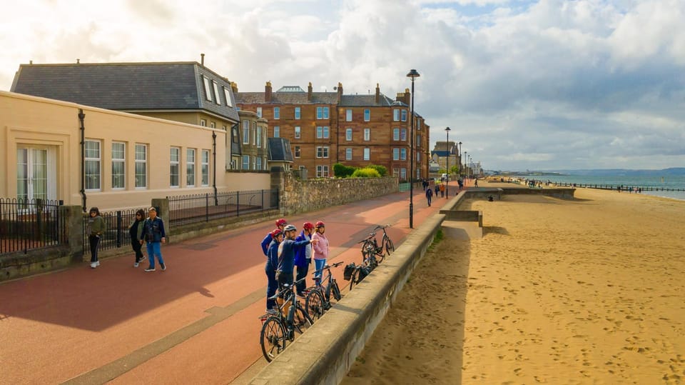 Edinburgh: Sightseeing Bike Tour - The guide’s role: stories that actually connect the dots