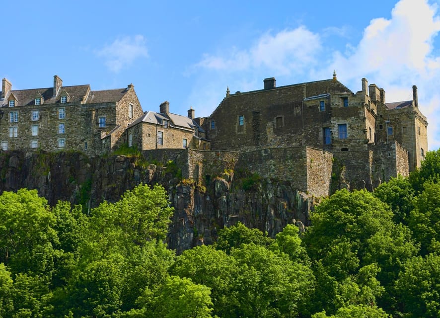 Edinburgh: Stirling Castle, Kelpies, Whisky & Highlands Tour - A 9.5-hour Scotland sampler from Edinburgh