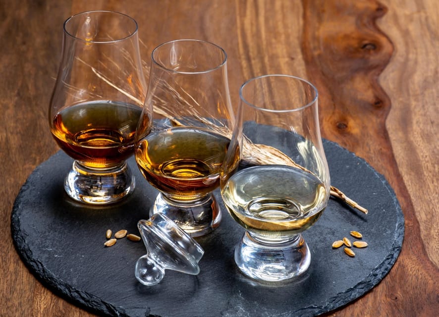 Edinburgh: Stirling Castle, Kelpies, Whisky & Highlands Tour - How the small group and guide style changes the day