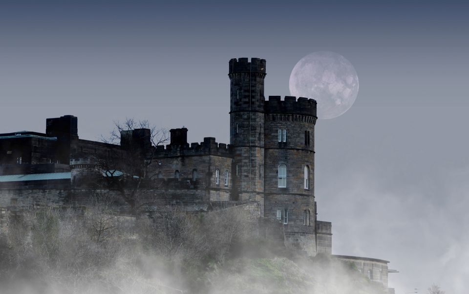 Edinburgh: The Dark Side Walking Tour - Mary Queen of Scots’ lover: the murder angle that connects royal drama to street-level darkness