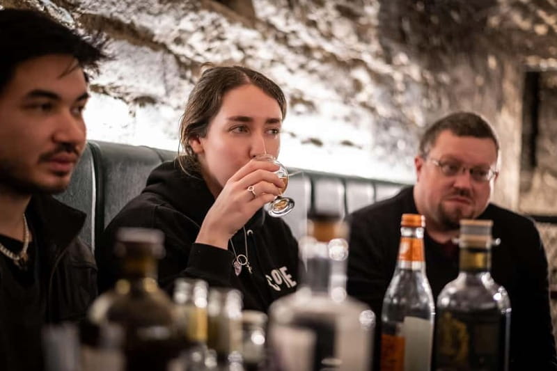 Edinburgh: The Lost Close Underground Scotch Whiskey Tasting - Finding the Meeting Point at Code Pod Hostel (and Not Getting Lost)
