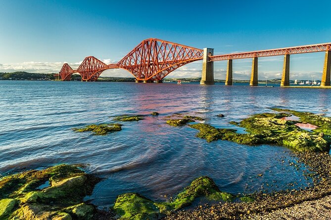 Edinburgh: The Outlander, Palaces & Jacobites Tour - Doune Castle option and the Stirling Castle scenery pass