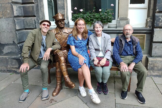 Edinburgh: The People's Story - Private Walking Tour - Edinburgh Castle, the Royal Mile, and the city’s people behind the stone