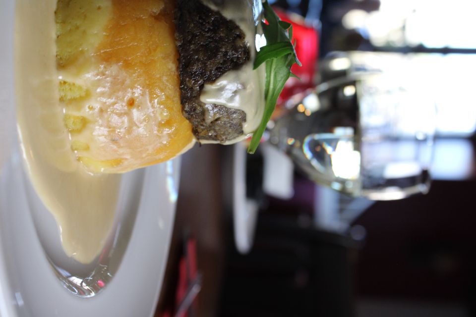 Edinburgh: Tolbooth Tavern Haggis Taster & Whisky Sampling - The Whisky Pairing: One Local Dram, Served How You’ll Enjoy It