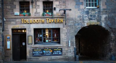 Edinburgh: Tolbooth Tavern Haggis Taster & Whisky Sampling - Your Plate: MacSween’s Haggis, Neeps and Tatties Stack