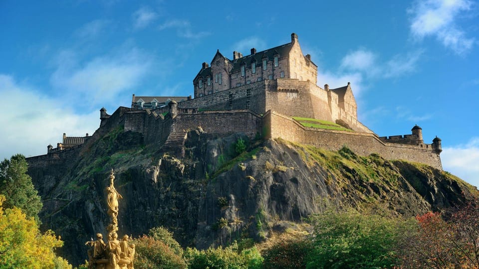 Edinburgh Walking Tour with a Local - Why Edinburgh feels like Edinburgh only when you walk