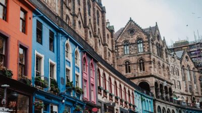 Edinburgh Walking Tour with a Local - Old Town closes and New Town streets: what you’ll actually experience