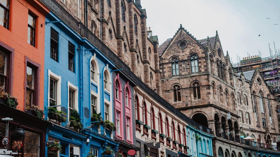Edinburgh Walking Tour with a Local - Old Town closes and New Town streets: what you’ll actually experience