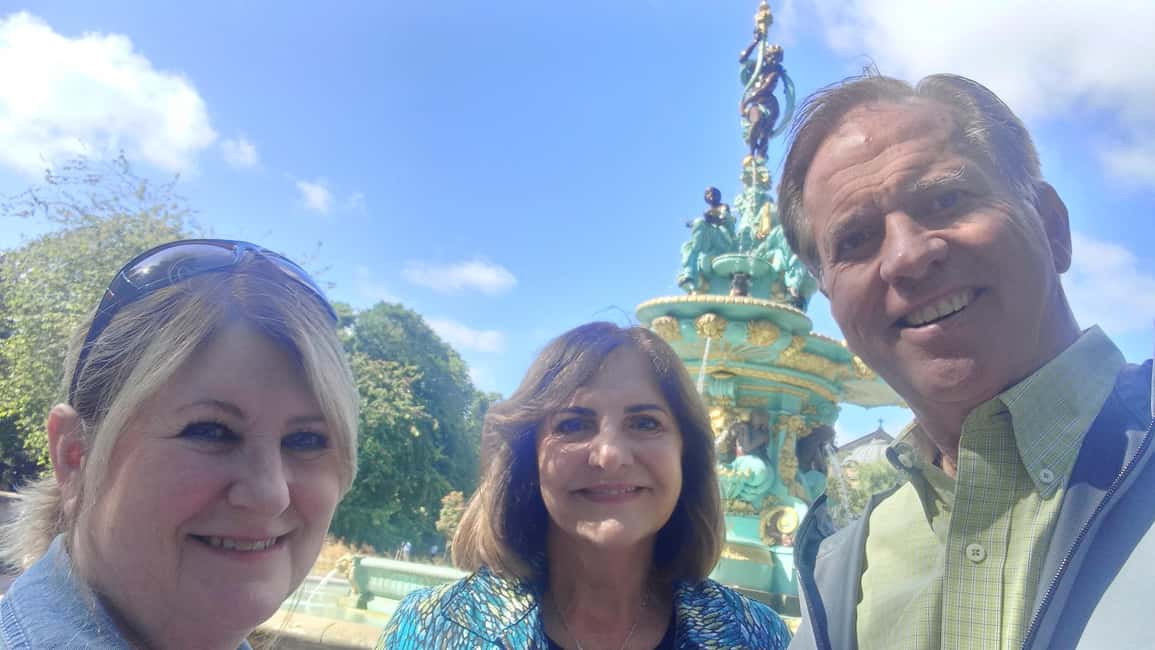 Edinburgh Welcome Tour: Private Tour with a Local - Why this Edinburgh welcome walk is more useful than a standard tour