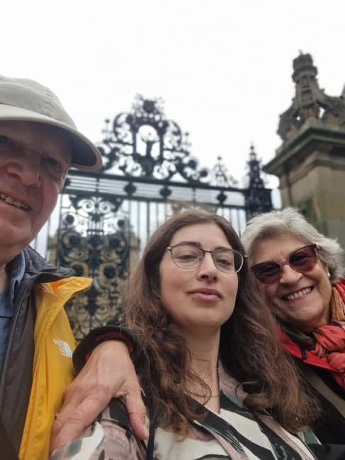 Edinburgh Welcome Tour: Private Tour with a Local - Getting oriented from your hotel lobby (and why that matters)