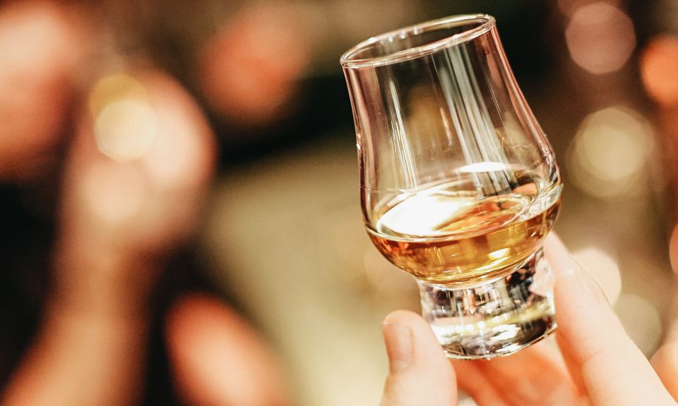 Edinburgh: Whisky Tasting with History and Storytelling - The 2-hour flow: what happens during the tasting