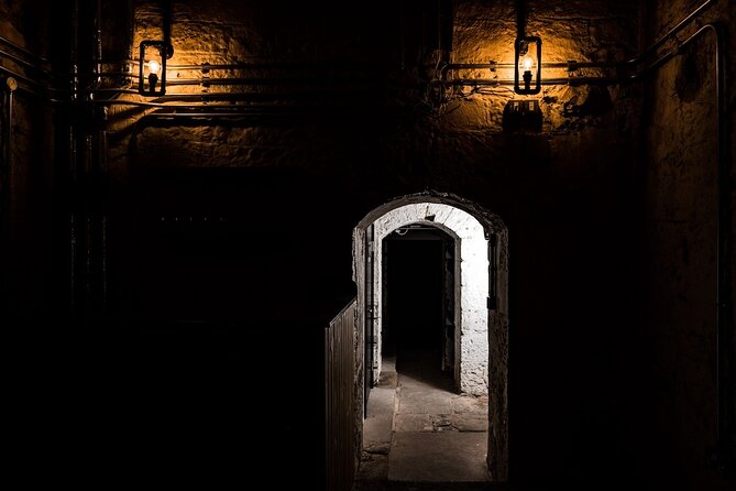 Edinburgh: Witches & Haunted History Walking Tour - The Royal Mile and the North Berwick Witches story