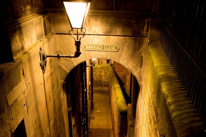 Edinburgh: Witches & Haunted History Walking Tour - Price and time: the $24-per-person value check