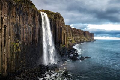 Edinburgh:5-Day Isle of Skye, Inverness & Loch Ness Tour w/Hostel - Skye on a Tight Schedule: Glenfinnan Viaduct, Eilean Donan, and Portree