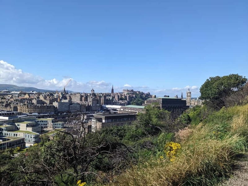 Edinburgh's must-see attractions: walking tour in French - Scott Monument and the city’s habit of symbolism