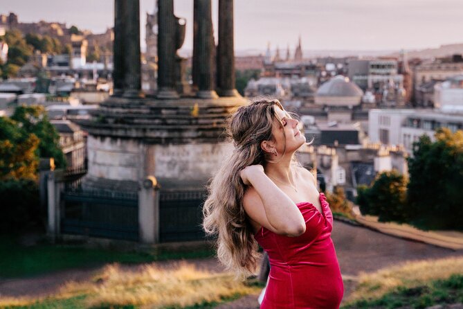 Elegant Professional Private Photoshoot Tour in Edinburgh - Circus Lane: cobbles, tenements, and flower-basket charm