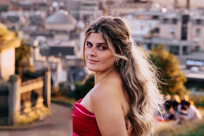 Elegant Professional Private Photoshoot Tour in Edinburgh - Calton Hill: the views that finish the story