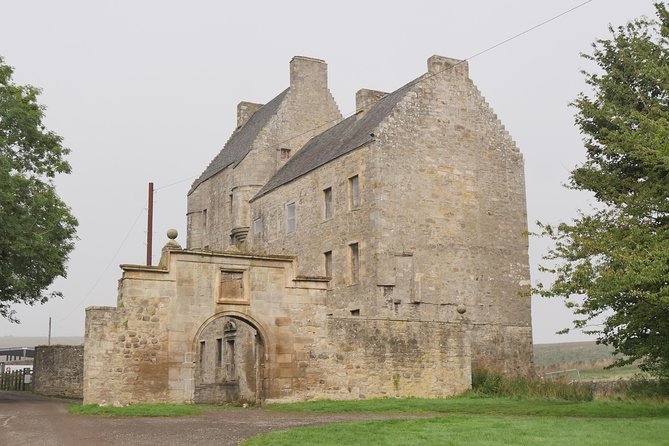 Five Outlander locations , Outlander film locations tour - Key Highlights at a Glance