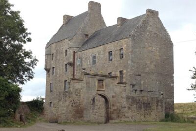 Five Outlander locations , Outlander film locations tour - Linlithgow Palace: Wentworth Prison and the Mary Queen of Scots Connection