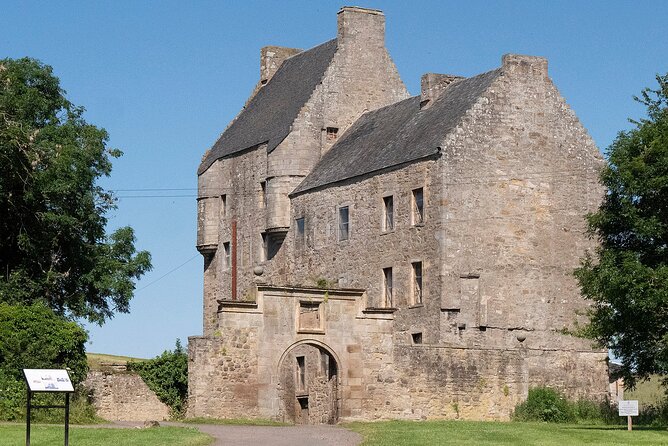 Five Outlander locations , Outlander film locations tour - Falkland: The Small Town Break That Makes the Day Feel Less Rushed