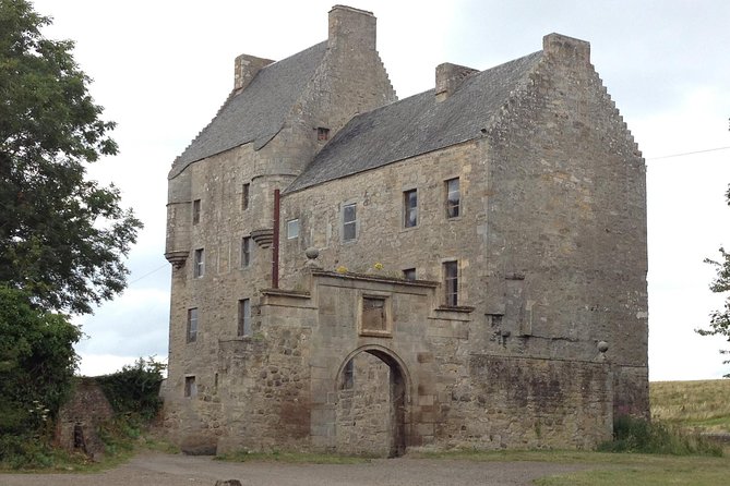 Five Outlander locations , Outlander film locations tour - Linlithgow Palace: Wentworth Prison and the Mary Queen of Scots Connection