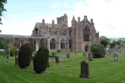 From Edinburgh: 1-day Outlander Tour - attractions included - Doune Castle (Castle Leoch): where the stones do the talking