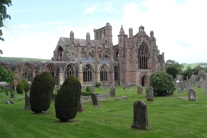 From Edinburgh: 1-day Outlander Tour - attractions included - Doune Castle (Castle Leoch): where the stones do the talking