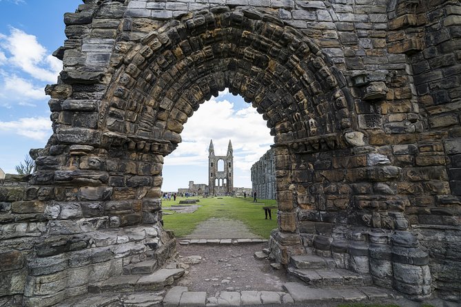From Edinburgh: 5-Day Isle of Skye, Oban, & Highlands Tour - Day 1 Westward Beats: Kelpies, Loch Lomond, Inveraray, Dunadd, and Oban Nights