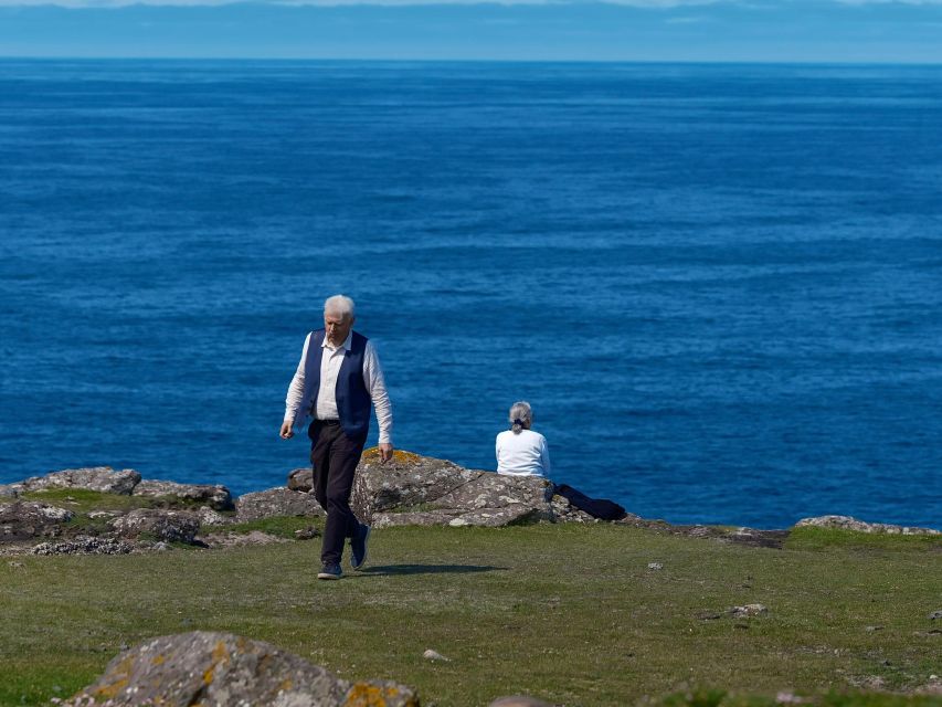 From Edinburgh: 6-Day Shetland & Nothernmost Explorer - Stopping for Shetland ponies and wildlife at Minn Beach to Kettla Ness