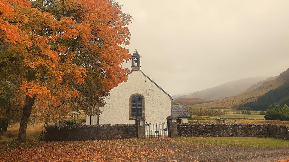 From Edinburgh: a Private Tour to a Majestic Highland Glen - Stirling Castle and the Old Bridge: battles you can picture