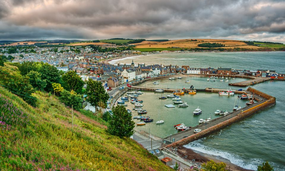 From Edinburgh: Glamis and Dunnottar Castles Tour in Spanish - Key highlights at a glance