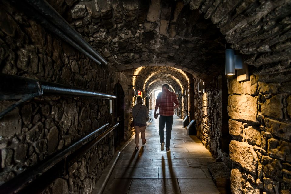 From Edinburgh: Loch Lomond, Kelpies & Stirling Castle Tour - From Edinburgh to the Kelpies: Mary Queen of Scots to industrial horsepower