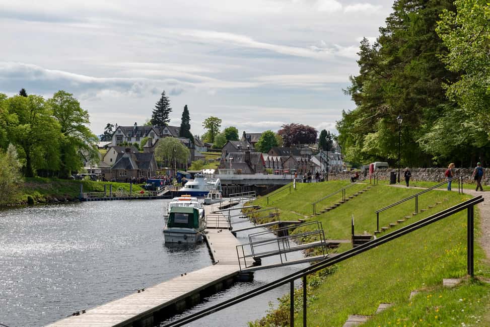 From Edinburgh: Loch Ness and Highlands Tour in Spanish - Fort Augustus and Loch Ness: the best time block of the day