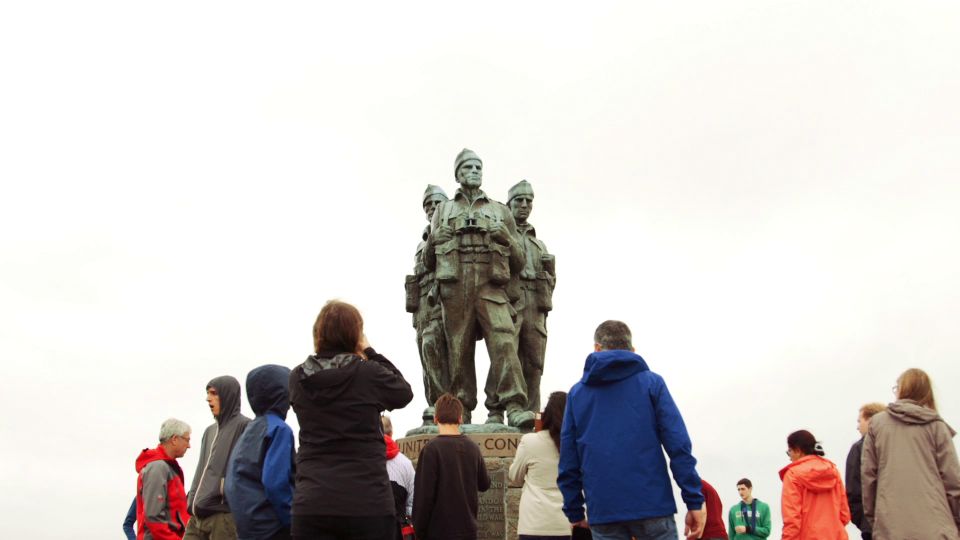 From Edinburgh: Loch Ness and Highlands Tour in Spanish - Guides matter: what the Spanish storytelling really adds