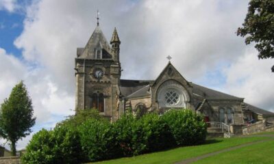 From Edinburgh: Loch Ness & Inverness Tour in Spanish - Getting started: Royal Mile pick-up and the early rhythm