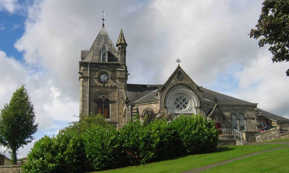 From Edinburgh: Loch Ness & Inverness Tour in Spanish - Getting started: Royal Mile pick-up and the early rhythm