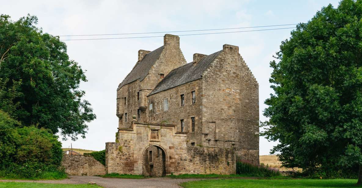 From Edinburgh: "Outlander" Filming Locations Explorer Tour - Midhope Castle (Lallybroch): the Lallybroch moment, with an important caveat
