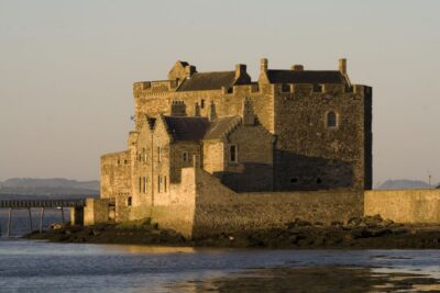 From Edinburgh: Outlander Full-Day Tour in Spanish - The Spanish-Language Guide: What That Changes for Your Day