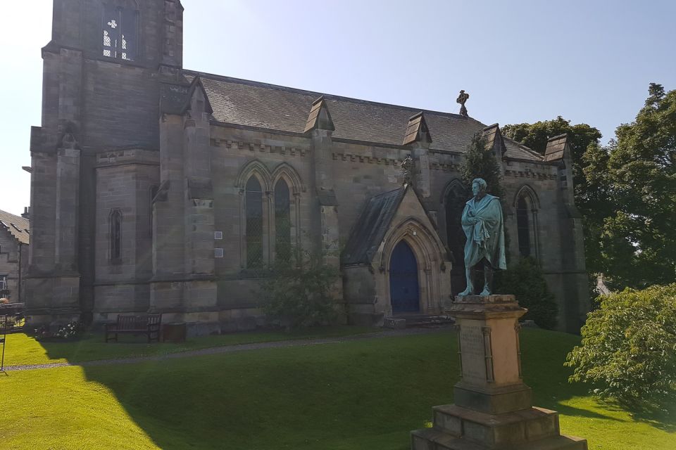 From Edinburgh: St Andrews and Fishing Villages of Fife Tour - Loch Leven and the Mary Queen of Scots story on the return drive