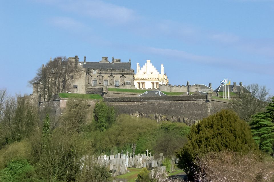 From Edinburgh: Stirling Castle, Loch Lomond & Whisky Tour - Loch Lomond Shore Time and Lunch: Scenic, But Manage Your Expectations
