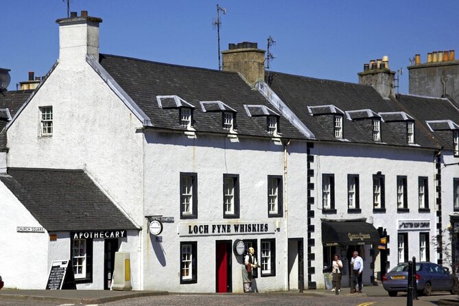 Full-Day Highland Lochs Glens and Castles Tour from Edinburgh - Kilchurn Castle at Loch Awe: photos first, then back on the bus