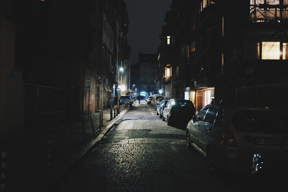 Ghosts, Ghouls & Gallows :The Original Bristol Ghost Walk - Queen Square Start: Getting Oriented Fast in Bristol’s Old City